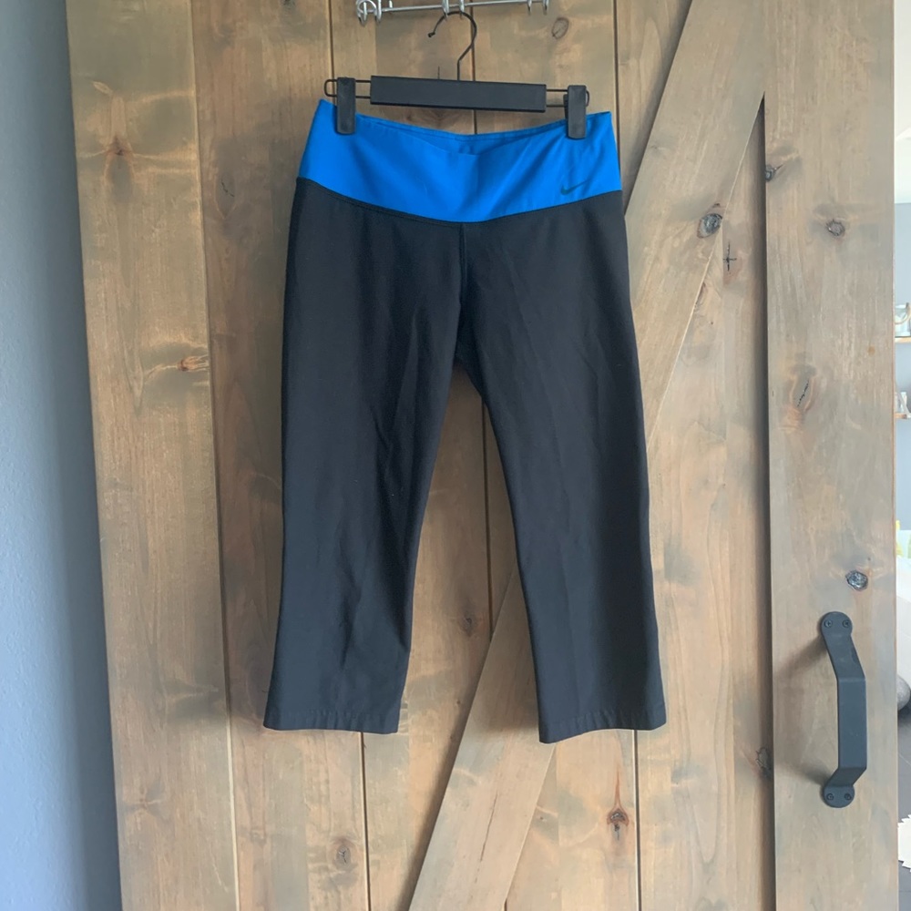 Nike 2 pair capris - Picture 10 of 10